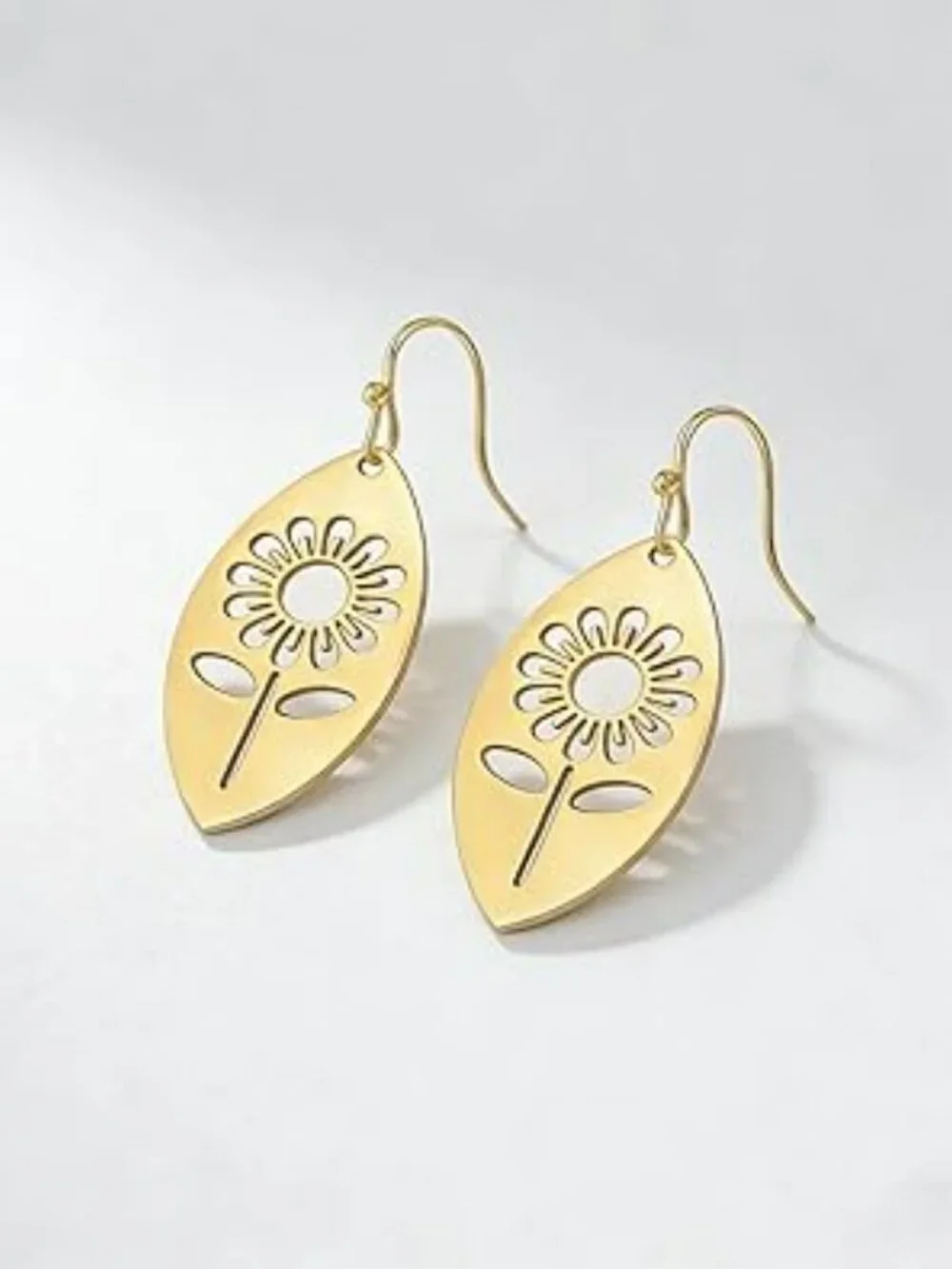Summer‎ Sunflower Gold Tone Earrings Lightweight Dangle Boho Retro